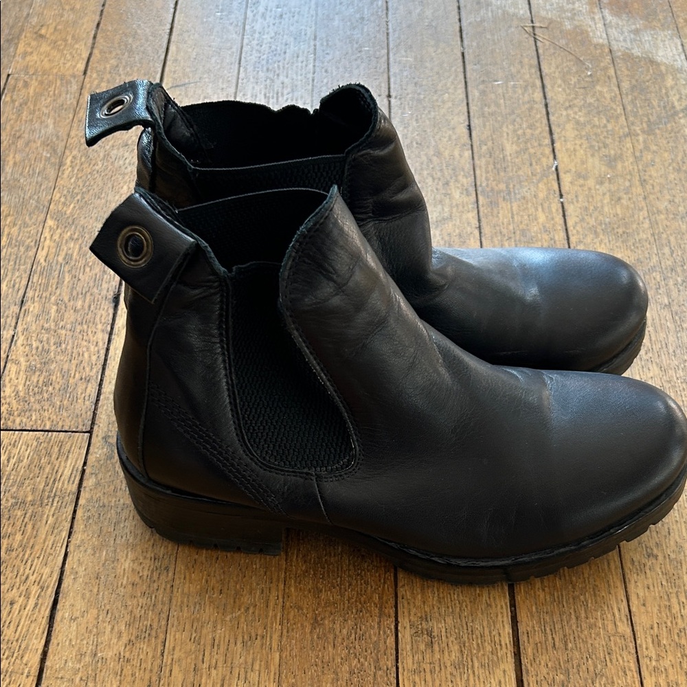 Bueno Black Leather Ankle Boots